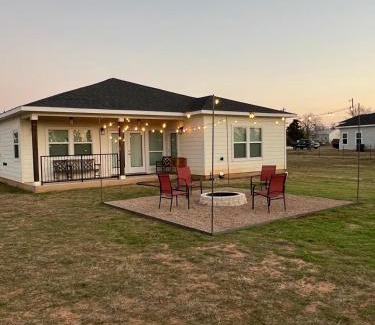 Paige Casa | Modern Farmhouse in McDade