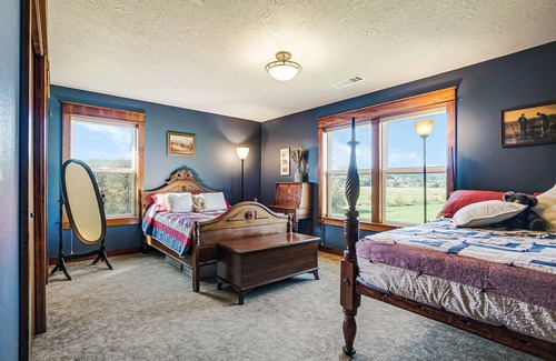 Dallas Otro | Modern Farmhouse in the country on the golf course