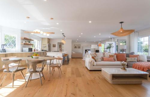 Sebastopol Casa | Modern Farmhouse on 1 Acre Lot Just Steps From Regional Park with Hot Tub
