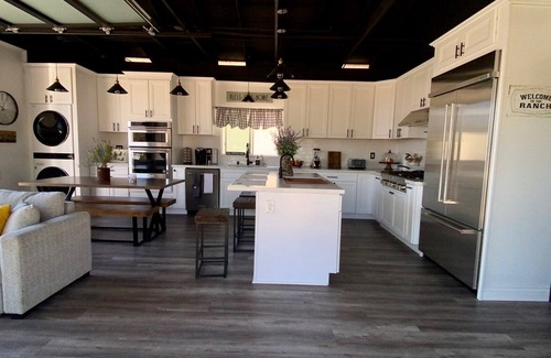Rainbow CDP Otro | Modern Farmhouse Space