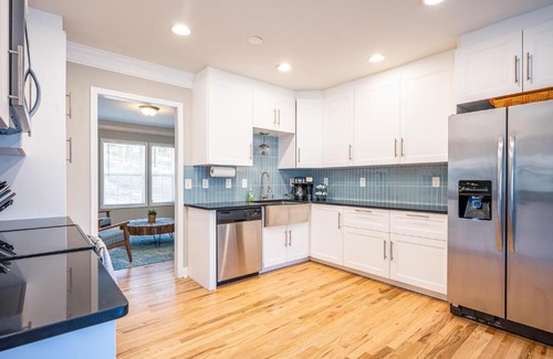 Decatur Casa | Modern Farmhouse Stay in Decatur