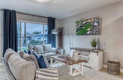 Clearview Casa | Modern Farmhouse With Free Heated Pool & Fast Wifi