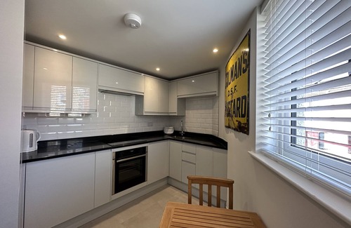 Radstock Apartamento | Modern first floor apartment
