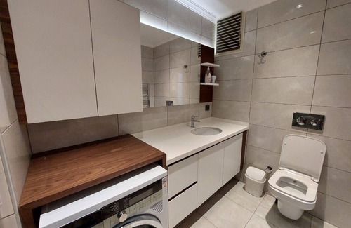 Bayrampasa Apartamento | Modern Flat Apt Near City Center (Apt. 49)