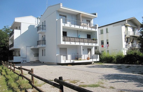 Grado Pineta Apartamento | Modern Flat at Grado Pineda - Beahost Rentals