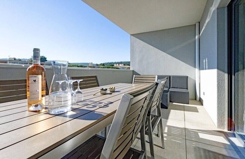 La Faviere Apartamento | 400m tiendas de playa de pie / piscina y terraza panorámica