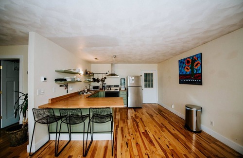 Battle Creek Casa | Modern Flat on Organic Farm