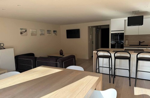Ostend Condominio | Modern flat with garden and parking