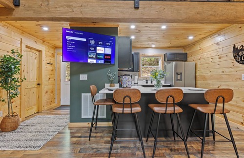 Campton Cabina | Modern Forest Cabin w/ Hot Tub, Sauna & Firepit near Natural Bridge State Park
