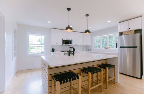 Hazel Dell Casa | Modern Forest Escape in the Heart of Vancouver