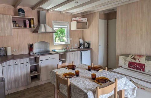 Egliseneuve-d'Entraigues Chalet De Esquí | Casa móvil moderna en la naturaleza de Auvernia
