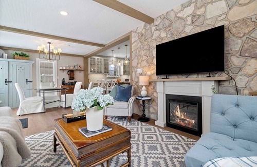 Historic Old Town Casa | Modern French Cottage in Old Town! "The 506"