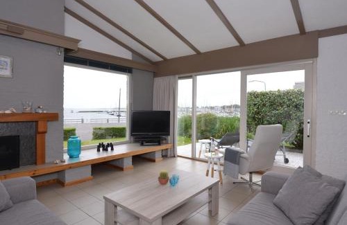 Kamperland Casa | Modern furnished detached bungalow, located on the marina