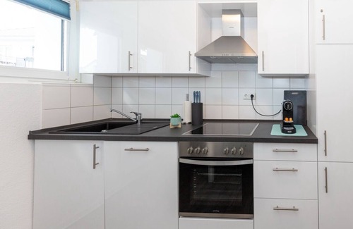 Velbert Condominio | Apartamento de invitados amueblado moderno en Velbert (cerca de Essen-Dusseldorf-Wuppertal)