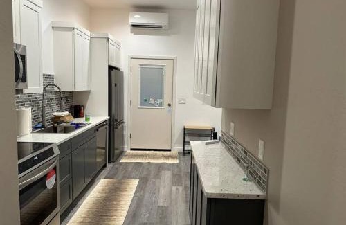 Eugene Apartamento | Modern Furnished Retreat