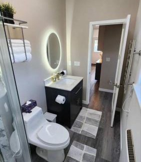 Eugene Apartamento | Modern Furnished Retreat