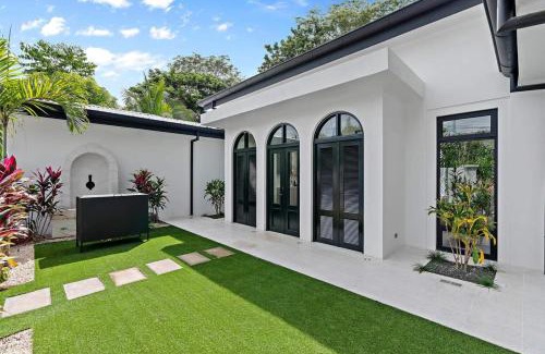 Potrero Casa | Modern Garden Villa with Private Pool, Outdoor Kitchen & Separate Casita Near Playa Potrero