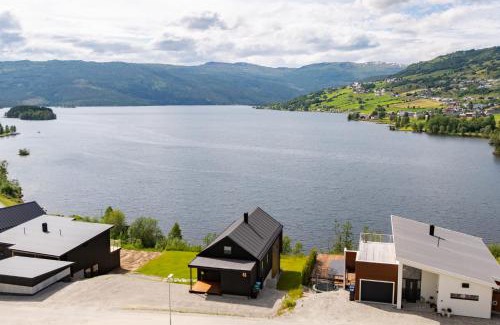 Hafslo Apartamento | Modern gem at Hafslovatnet