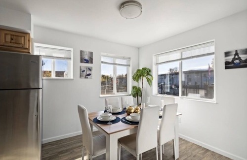 Reno/Tahoe Airport Apartamento | Modern Getaway in Reno: Comfort & Style in Every Corner!