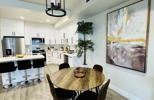 Lincoln Heights Casa | Modern Getaway located in Central Spokane with great amenities!