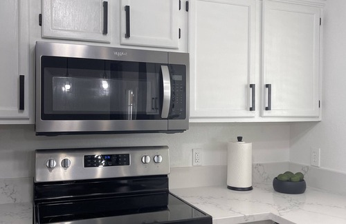 Maryvale Casa | Modern Glendale Home, 5 minutes Away From State Farm Stadium