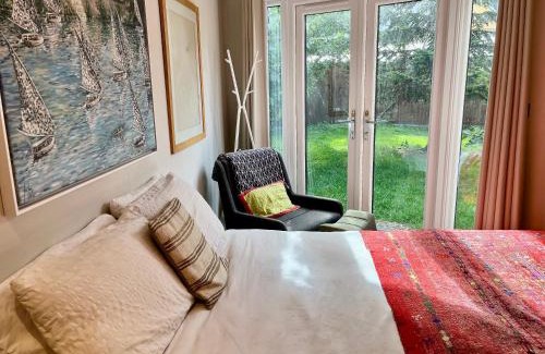 Cambridge Casa | Modern, Gr Floor 1 bed, bathroom, garden & private entry with Free Parking