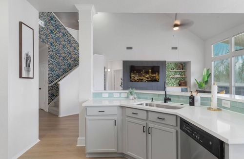Grand Prairie Casa | Modern Grand Prairie Retreat w/ Pool Game Room -10 Min to Stadiums & More