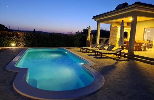 Danilo Villa | Modern Guest House Rak with beautiful pool