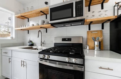Concord Casa | Modern Guest House w/2 Bedroom & 1bath