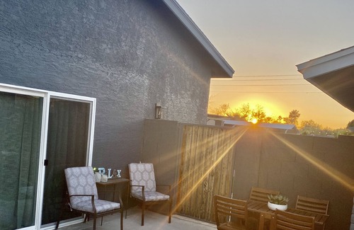 Roadrunner Estates East Casa | Modern Guest House with Access to Private Pool! Great Central Location!