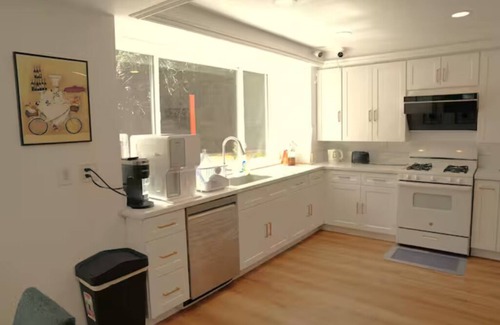 Rowland Heights Casa | Modern Guest Suite 101 Private Entrance & Bathroom w/full kitchen access