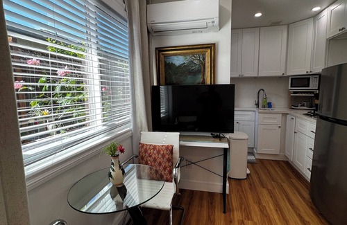 Saratoga Apartamento | Modern Guesthouse With Amenities in Quiet Saratoga