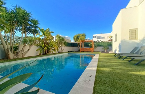 Can Ramon Villa | Moderna casa con piscina privada