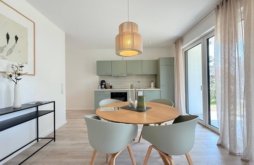 Unteruhldingen Apartamento | Modern Harmony suite with covered terrace near the lake and beach in Uhldingen-
