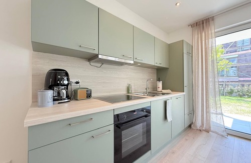 Unteruhldingen Apartamento | Modern Harmony suite with covered terrace near the lake and beach in Uhldingen-