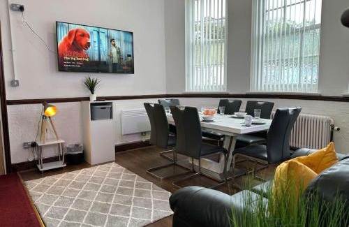 Dudley Apartamento | Modern Haven in Dudley with Free Parking!