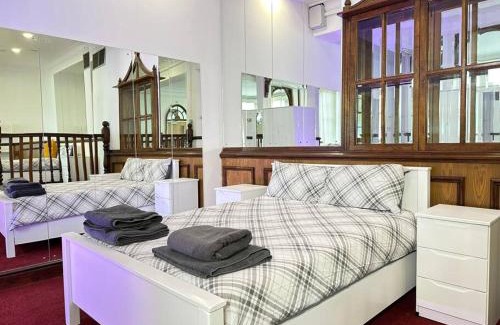 Dudley Apartamento | Modern Haven in Dudley with Free Parking!