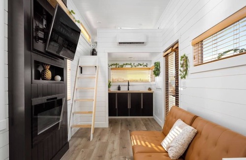 Apple Valley Apartamento | Modern Haven Summary: