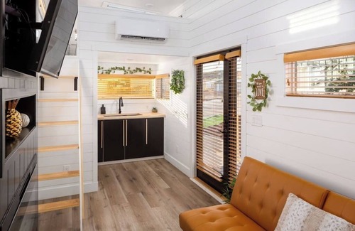 Apple Valley Apartamento | Modern Haven Summary: