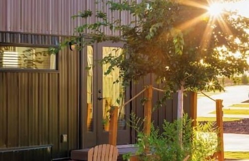 Apple Valley Apartamento | Modern Haven Summary: