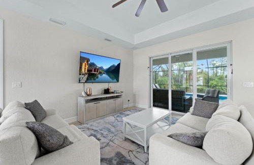North Port Casa | Modern Heated Pool Home Close To Downtown Shopping