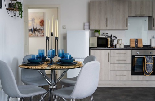 George Green Apartamento | Modern Heathrow 2 Bed 2 Bath Serviced Apartment