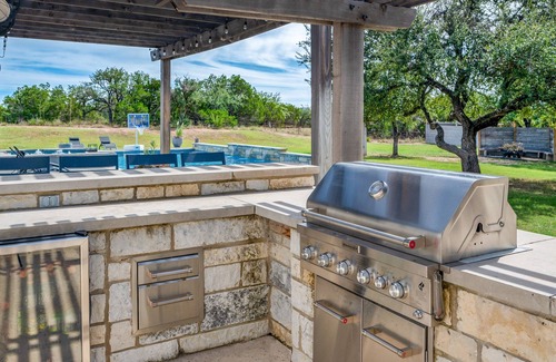 Travis Settlement Casa | Hill Country Retreat. Sleeps 10 comfortably. Great for family or friend reunions