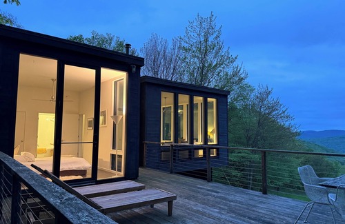 Andes Casa | Modern Hilltop House with Stunning Views in Lovely Andes