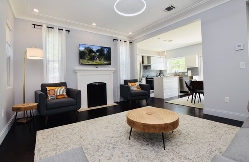 Flamingo Parks Casa | Modern historic home 2 miles from beach.