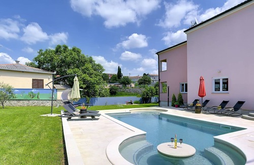 Orihi Casa | Modern Hoilday Home with Pool in Orihi