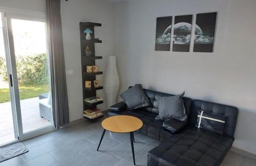 Armenime Apartamento | modern holiday apartment with private pool