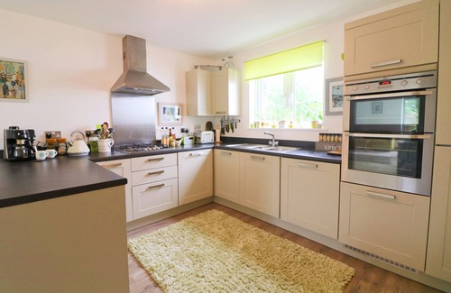 St Merryn Casa | Modern holiday home in central St Merryn, close to beautiful beaches