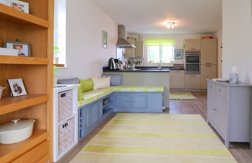 St Merryn Casa | Modern holiday home in central St Merryn, close to beautiful beaches