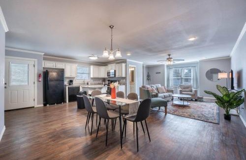 Fayetteville Casa | Modern Home 10 minutes from Dickson St & U of A
